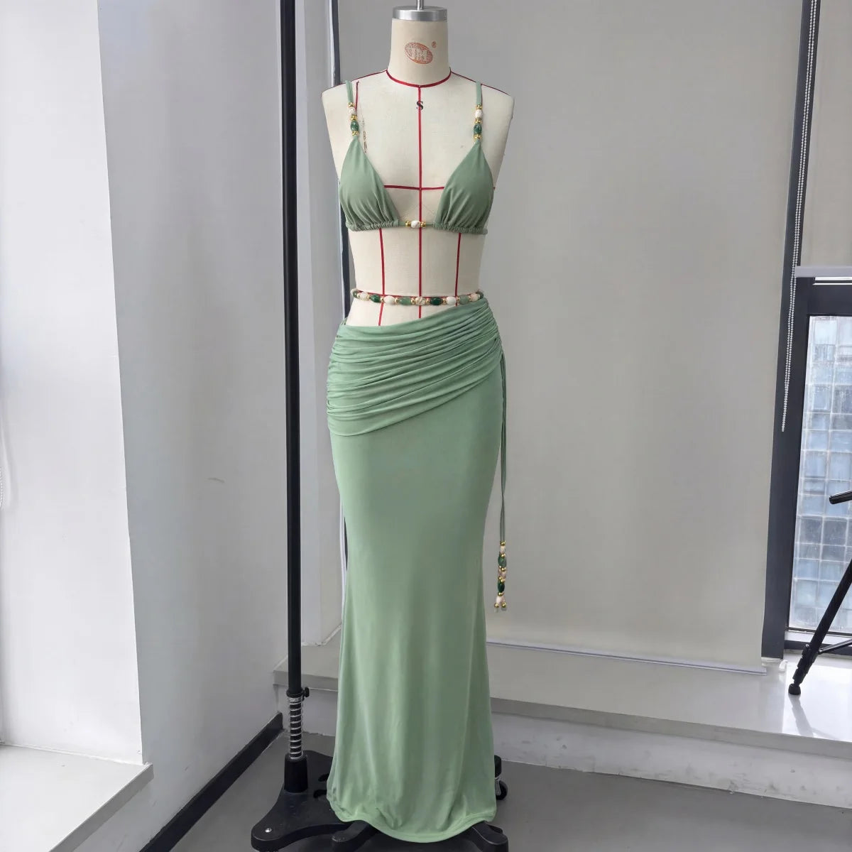 Bikini Bandeau Vert 3 Pièces À Perles, Sexy, Avec Jupe En Résille, Style Push-up, Idéal Pour La Plage.