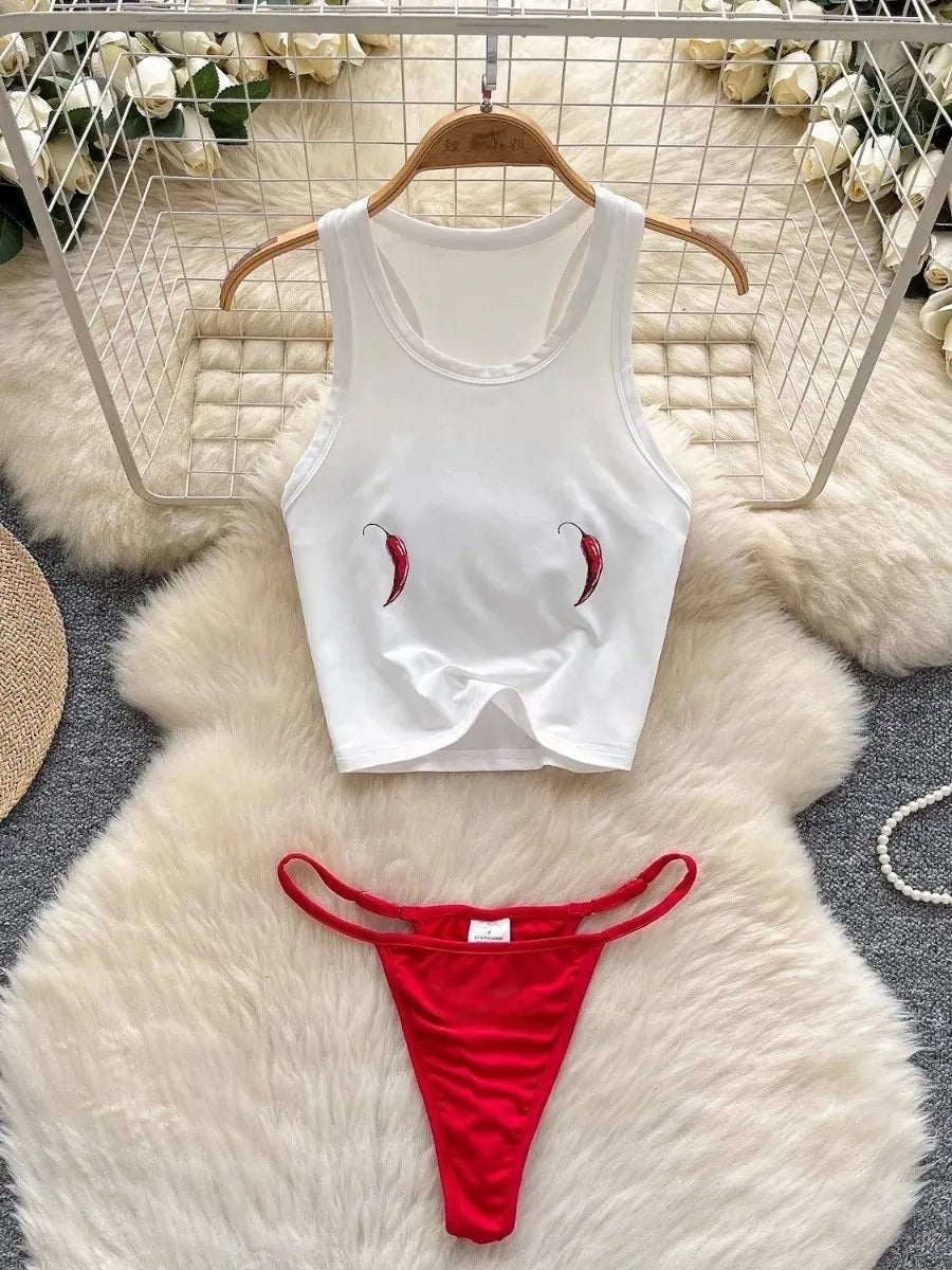 Ensemble de maillot de bain deux pièces Foamlina pour femme : haut style débardeur sans manches à motifs et bas bikini triangle.